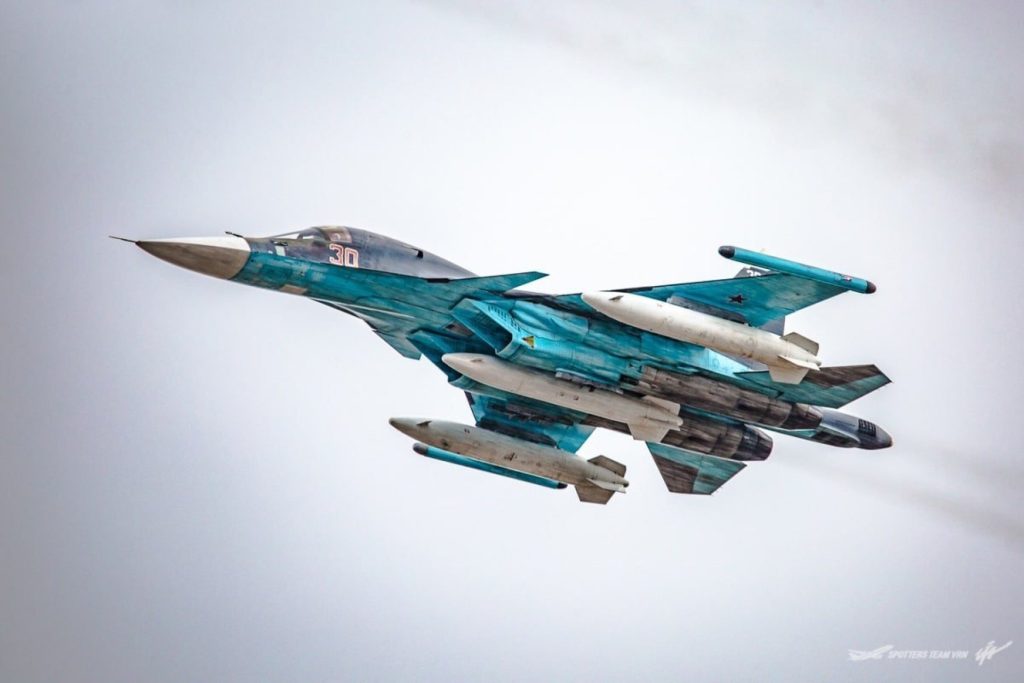 Ασταμάτητα τα ρωσικά Su-34: Ισοπεδώνουν κτίρια με Ουκρανούς στη Χερσώνα σαν χάρτινους πύργους – Δείτε βίντεο