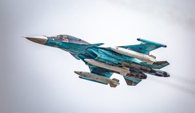 Ασταμάτητα τα ρωσικά Su-34: Ισοπεδώνουν κτίρια με Ουκρανούς στη Χερσώνα σαν χάρτινους πύργους – Δείτε βίντεο