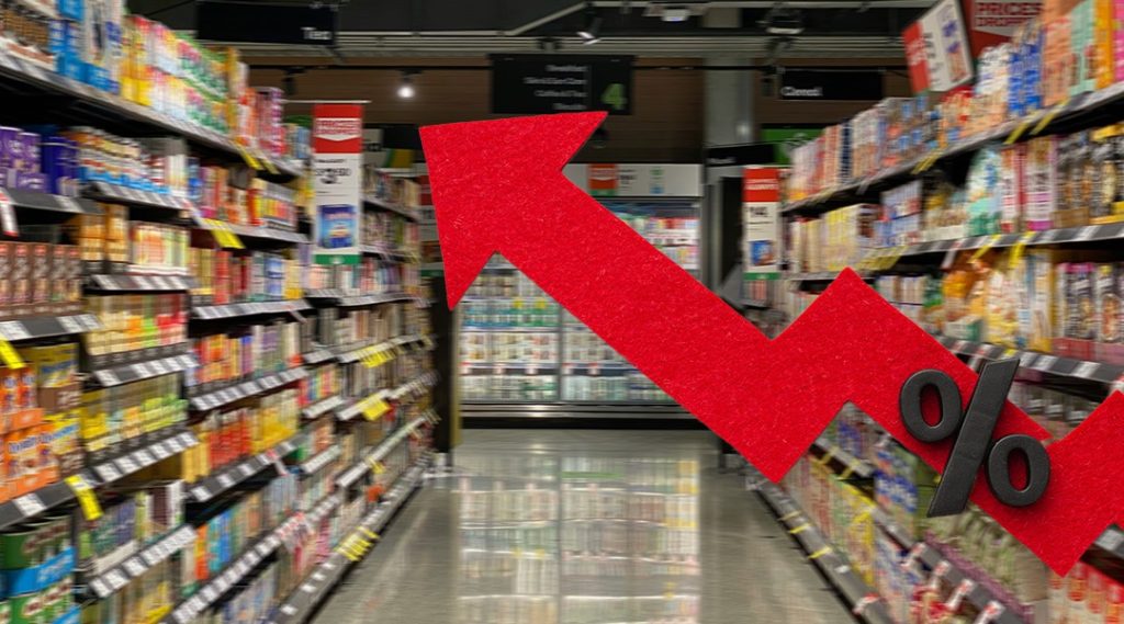 Πώς η κυβέρνηση «πουλάει» τις αυξήσεις στα σούπερ μάρκετ δήθεν ως «εκπτώσεις»