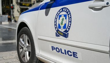 Λέσβος: Συνελήφθη 70χρονος με 76 ωδικά πτηνά – Τα κρατούσε παράνομα σε κλουβιά