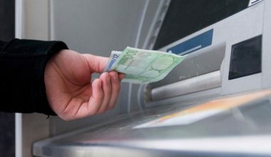Η διαδικασία που ακολουθεί ένα ΑΤΜ κάθε φορά που κάνουμε ανάληψη χρημάτων