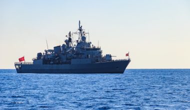 Τουρκικές ναυτικές δυνάμεις αναπτύσσονται προς το Ισραήλ νοτιοανατολικά της Κύπρου (βίντεο)