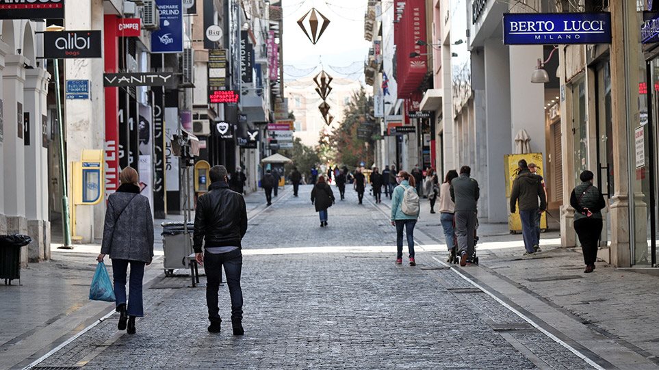 Θερινές εκπτώσεις της απελπισίας: 6 στις 10 εμπορικές επιχειρήσεις είχαν χαμηλότερο τζίρο