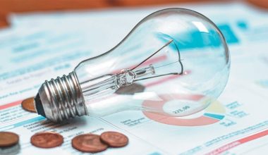 Άλμα 21% στη χονδρική τιμή ρεύματος τον Σεπτέμβριο