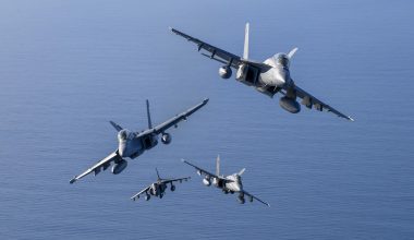 Αμερικανικά αεροσκάφη βομβαρδίζουν λιμάνια του Ιράν – Έκτακτη ενημέρωση των πολιτών από την Τεχεράνη