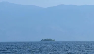 Μυστήριο με «νησί-φάντασμα» στον Καναδά: Εμφανίστηκε, εξαφανίστηκε και ξαναβρέθηκε δεκάδες χιλιόμετρα μακριά!