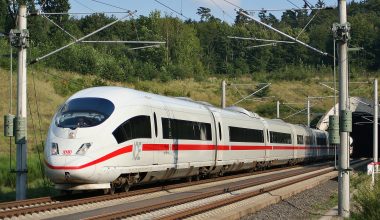 Γερμανία: Άνοιξε ξαφνικά πόρτα τρένου ICE ενώ κινούνταν με 200 χλμ./ώρα!