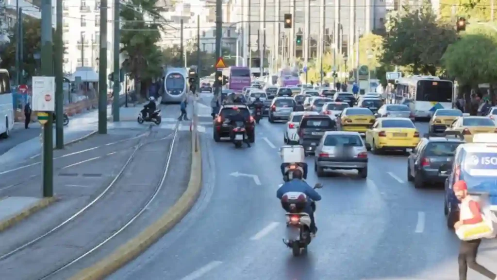 Κυκλοφοριακό «χάος» και προβλήματα στην Αττική: Έσβησαν τα φανάρια σε κεντρικούς δρόμους (βίντεο)