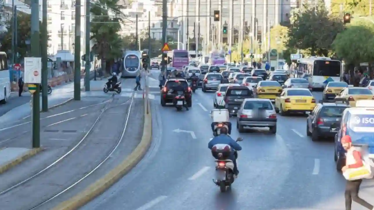 Κυκλοφοριακό «χάος» και προβλήματα στην Αττική: Έσβησαν τα φανάρια σε κεντρικούς δρόμους (βίντεο)