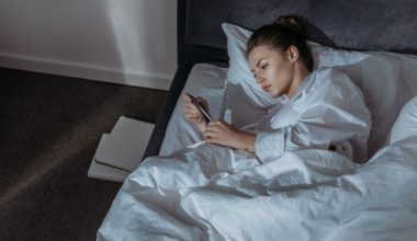 Bed rotting: Όταν θέλετε απλώς να μείνετε στο κρεβάτι και να μην κάνετε τίποτα – Τι μπορεί να σημαίνει