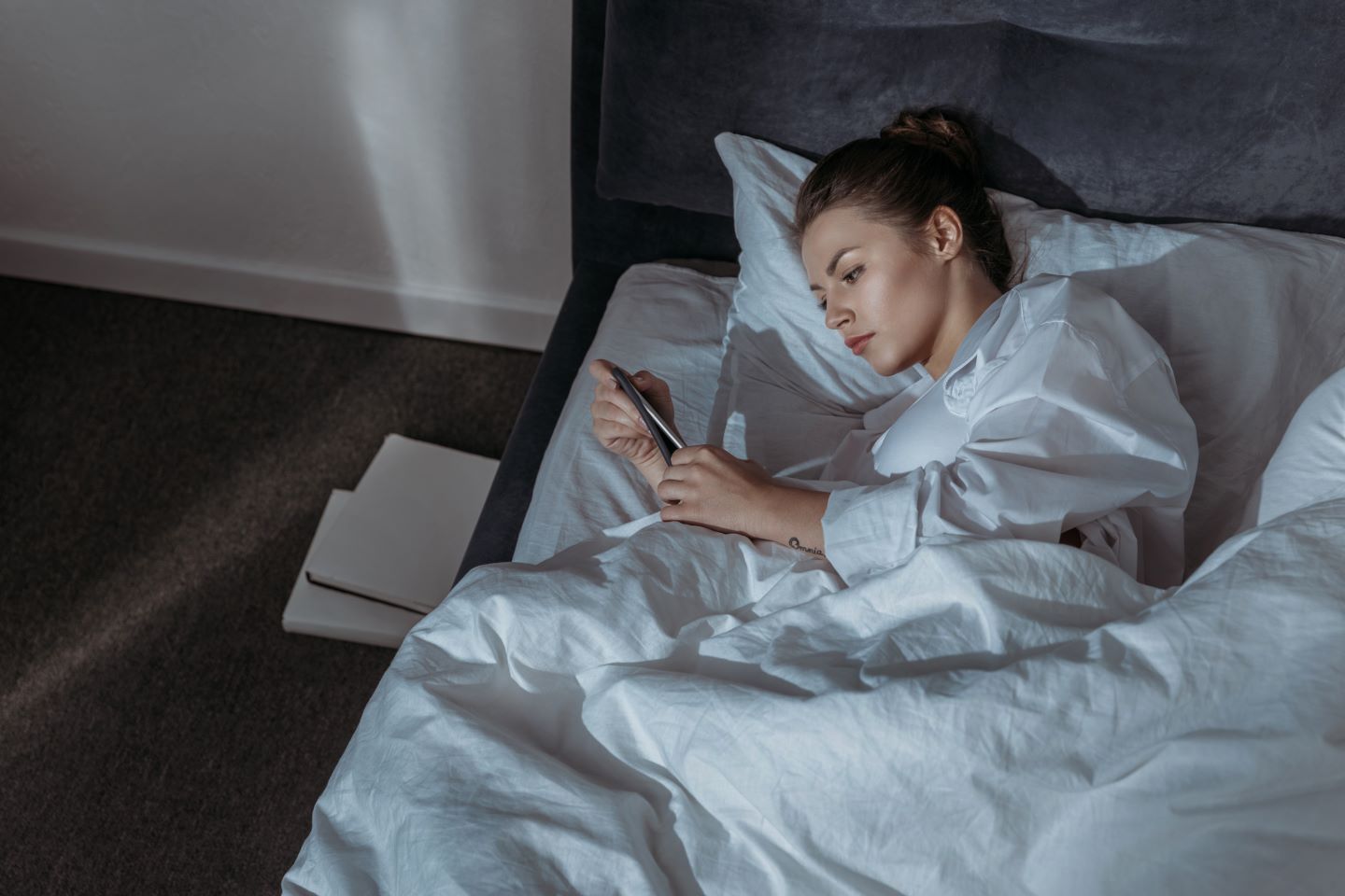 Bed rotting: Όταν θέλετε απλώς να μείνετε στο κρεβάτι και να μην κάνετε τίποτα – Τι μπορεί να σημαίνει