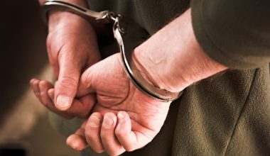 Ζάκυνθος: Χειροπέδες σε δύο 41χρονους για παράνομη οπλοκατοχή και διακίνηση ναρκωτικών