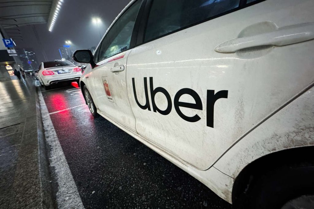 Η Uber κατέβασε ρολά σε δύο αφρικανικές χώρες και ενημέρωσε 3.300 εργαζομένους της ότι απολύονται