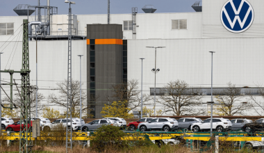 Volkswagen: Σχεδιάζει να βάλει «λουκέτο» σε τέσσερα γερμανικά εργοστάσια