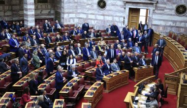 Σφοδρή «σύγκρουση» στη Βουλή στην ψηφοφορία για την Ε.Ακρίτα: «Πυρά» Ζ.Κωνσταντοπούλου κατά ΝΔ και ΠΑΣΟΚ