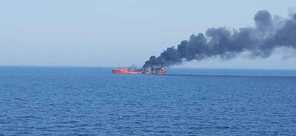 Ρωσικά drones χτύπησαν δύο φορτηγά πλοία που μετέφεραν όπλα και πυρομαχικά στην Ουκρανία (βίντεο)