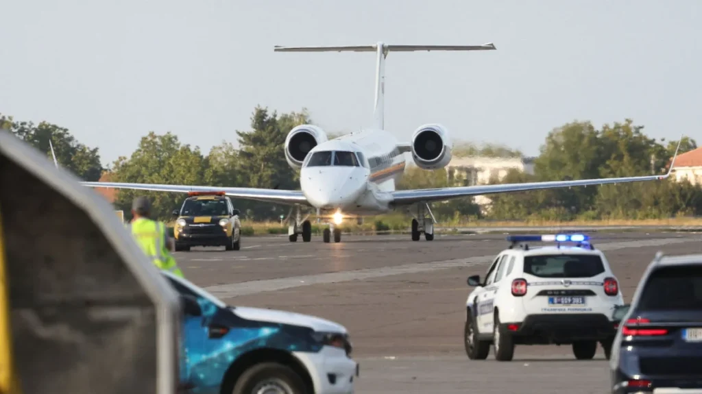 Με κρατικό αεροσκάφος και στρατιωτικές τιμές η σορός του Ρ.Μλάντιτς στην Σερβία και μέχρι εκεί – Ιδιωτική η κηδεία