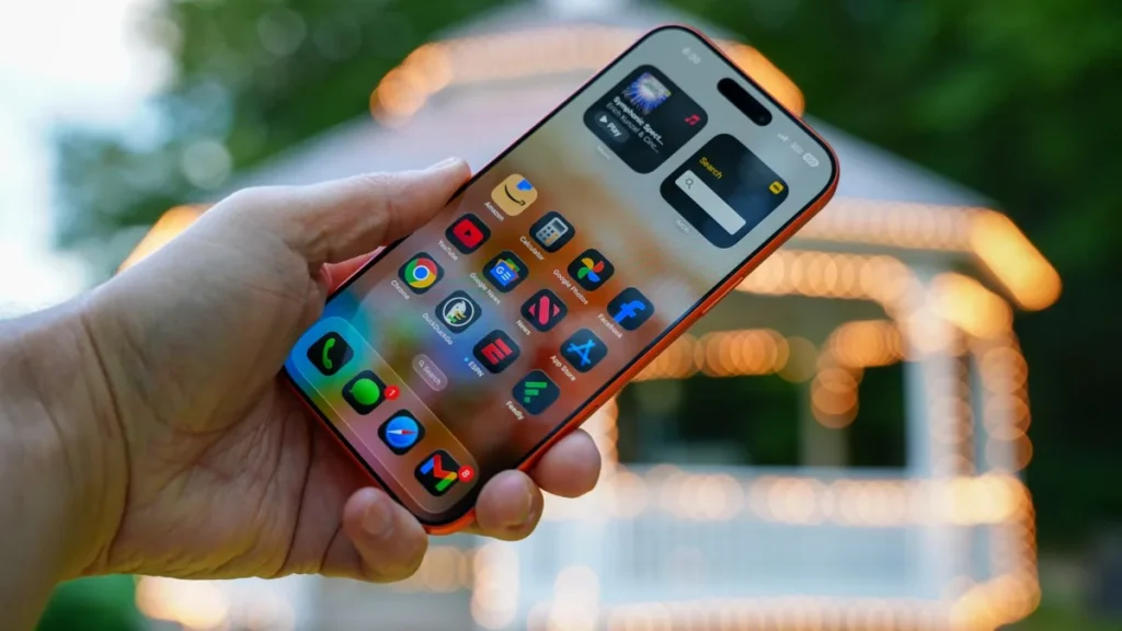 Apple: Πότε παρουσιάζει τη νέα σειρά iPhone 18 – Πληροφορίες για αναδιπλούμενο μοντέλο