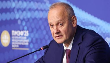 Σύμβουλος Πούτιν: «Η Ουκρανία ξεπέρασε το σημείο μη επιστροφής προς τον αφανισμό»