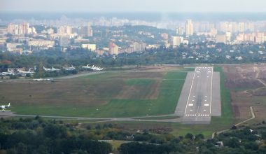 Ρωσικό drone Geran-4 κατέστρεψε ουκρανικό αεροσκάφος στο αεροδρόμιο Ζουλιανί του Κιέβου: Μεγάλη πυρκαγιά στο σημείο