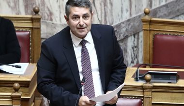 Η πρώτη δημόσια εμφάνιση του Γ.Μυλωνάκη σε εκδήλωση μετά την περιπέτεια με την υγεία του (φωτο)