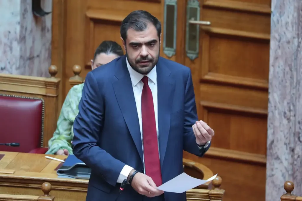 Αφού ενέκριναν τα βιβλία με τους 2 «μπαμπάδες» και τις 2 «μαμάδες» τώρα λένε «για εμάς υπάρχουν μόνο «πατέρας & μητέρα»