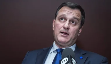 Αντιπρόεδρος  Εθνικού Συναγερμού: «Θα κλείσουμε την στρόφιγγα των εκατομμυρίων στον Ζελένσκι»