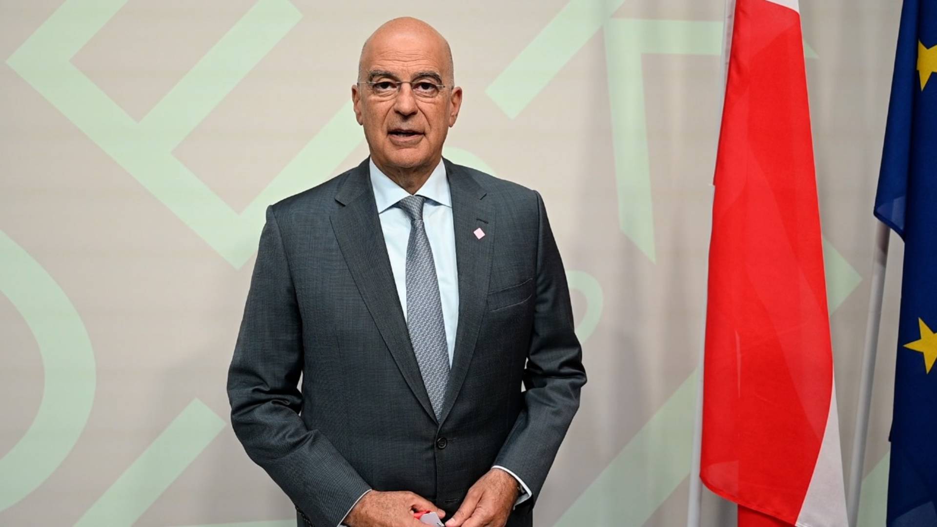 Επιστρέφει στην Αθήνα εκτάκτως ο Ν.Δένδιας μετά τη συντριβή του F-4 Phantom στο Athens Flying Week στην Τανάγρα