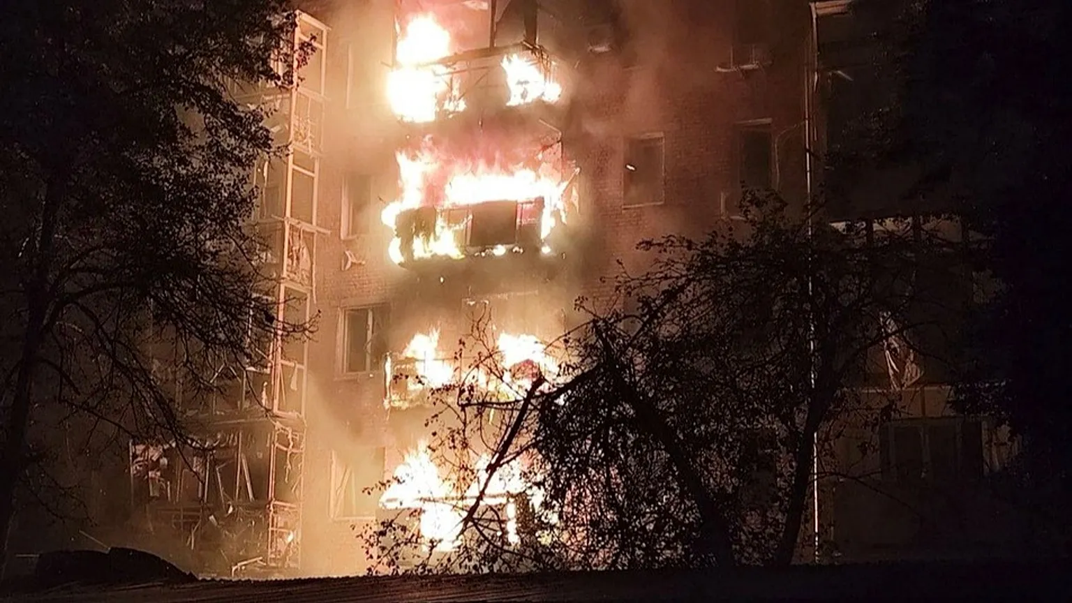 Οι ρωσικές δυνάμεις «σφυροκόπησαν» με βαλλιστικούς πυραύλους την πόλη Καμιάνσκε στο Ντνιπροπετρόφσκ (βίντεο)