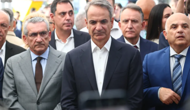 Ξαφνική αλλαγή στη ΔΕΘ: Η πρώτη αντίδραση του Κ.Μητσοτάκη στην αεροπορική τραγωδία της Τανάγρας