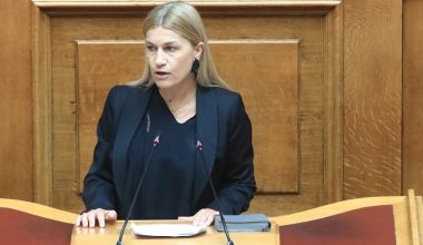 Η «σκληρή» πολιτική της κυβέρνησης για την παράνομη μετανάστευση τελειώνει στις επισκέψεις στο ίδρυμα του Σόρος