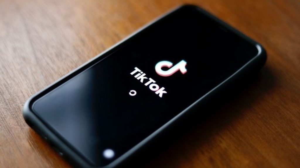 Το TikTok αρνείται να παραδώσει απόρρητο έγγραφο για αλγοριθμικό πείραμα κατά το οποίο αυτοκτόνησε έφηβος!