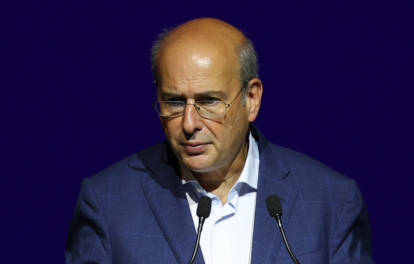 Ο Κ.Χατζηδάκης επιμένει ότι η κυβέρνηση έχει κάνει κινήσεις για τις… τιμές των καυσίμων