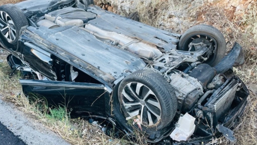 Αμφιλοχία: Αυτοκίνητο με οικογένεια κατέληξε σε χαράδρα (βίντεο)