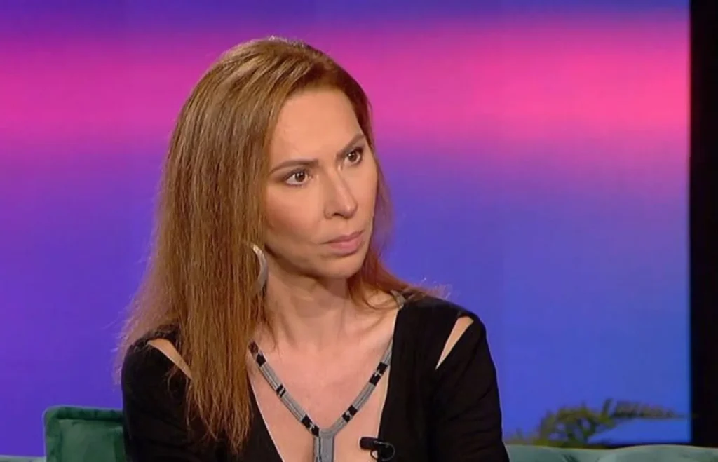 Ξέσπασε η Δ.Χρυσικού για Al φωτογραφία της: «Είναι αγριευτικό – Ούτε η πιο νοσηρή φαντασία δεν το δέχεται» (βίντεο)