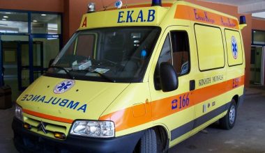 Δυτική Μάνη: Έντονες αντιδράσεις για το ασθενοφόρο 30 ετών με σχεδόν 1 εκατ. χιλιόμετρα