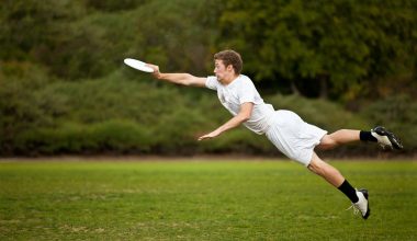 Ultimate Frisbee: Το ομαδικό άθλημα με τον δίσκο όπου δεν επιτρέπεται να τρέχεις κρατώντας τον