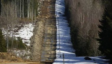 Φινλανδία: Ολοκληρώθηκε ο φράχτης 200 χλμ. στα σύνορα με τη Ρωσία