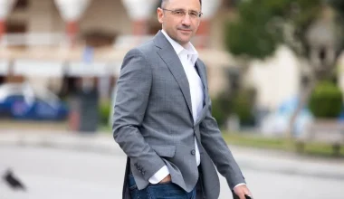 Πρώην πολιτευτής της ΝΔ: «Μία ολόκληρη κοινωνία αφαιμάζεται φορολογικά για να μειωθεί δήθεν το δημόσιο χρέος»