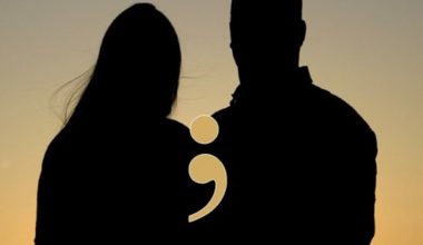 Γνωστό ζευγάρι της showbiz ζητά μικροποσά από γνωστούς ενώ παρουσιάζει πολυτελή ζωή στα social media!