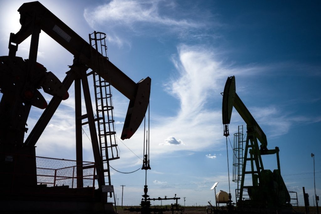 Πετρέλαιο: Πάνω από τα 97 δολάρια το Brent – Φόβοι για νέα «εκτίναξη» των τιμών