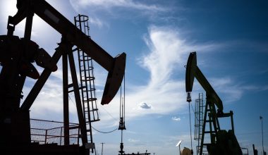 Πετρέλαιο: Πάνω από τα 97 δολάρια το Brent – Φόβοι για νέα «εκτίναξη» των τιμών