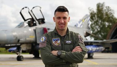 «Μαμά δε μπορεί να είναι ο μπαμπάς του Άλκη»: H ανάρτηση που «ραγίζει» καρδιές για τον πιλότο του Phantom Γ.Μπλέσια