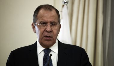 Σ.Λαβρόφ κατά ΕΕ: «Παρεμποδίζει την διευθέτηση της σύγκρουσης στην Ουκρανία»