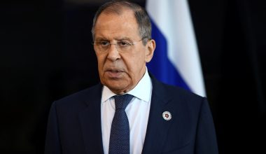 Λαβρόφ: «Αν η Ευρώπη μας επιτεθεί ο πόλεμος θα είναι διαφορετικός και… πολύ σύντομος»