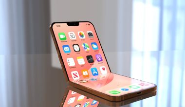 «Έρχεται» το πρώτο αναδιπλούμενο iPhone: Η μεγάλη αλλαγή που ετοιμάζει η Apple (βίντεο)