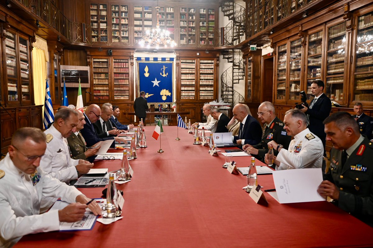 Ρώμη: Υπογράφηκε η προμήθεια των δύο μεταχειρισμένων φρεγατών Carlo Bergamini