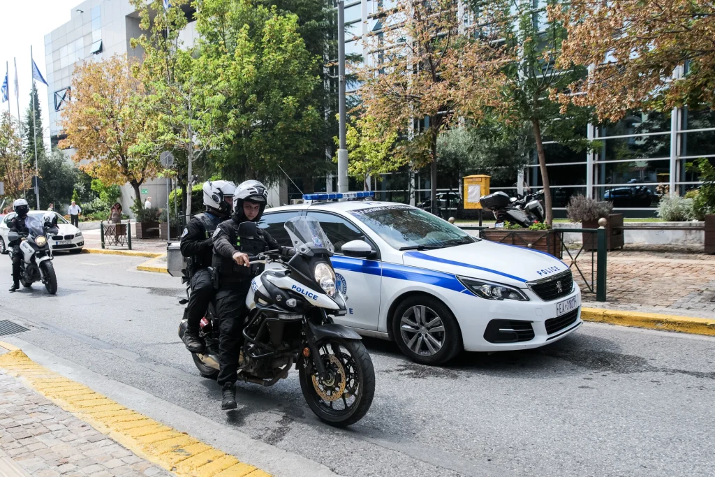 26χρονος Ρομά απέδρασε από το Εφετείο Αθηνών – Τεράστια κινητοποίηση της αστυνομίας για τον εντοπισμό του