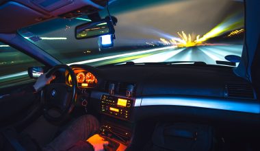 Παραλίγο σύγκρουση στη λεωφ.Ποσειδώνος: Οδηγός κινούνταν στο αντίθετο ρεύμα! (βίντεο)