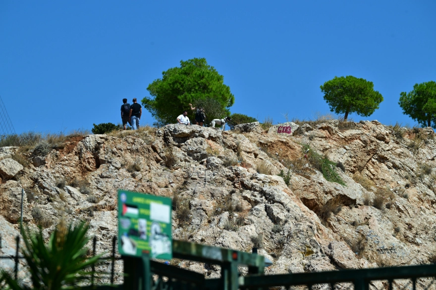 Κυψέλη: Ένα άστοχο σουτ αποκάλυψε ανθρώπινα οστά – Τα λόγια του ανθρώπου που εντόπισε τη σακούλα